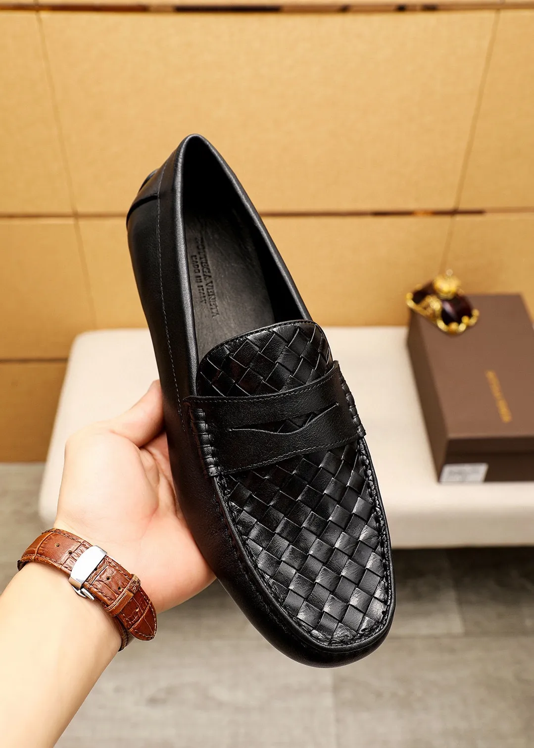 Men's Men's Shoes 💰: 420 💐BV Men's Slip-on Shoes® [BOTTEGA VENETA] Official website counter new model, one-to-one mold opening ⚠Italian calfskin embossed ➕Cow 🐂 leather lining. Driving slip-ons, available at counters, sizes 39-44 (38.45🉑️customized)